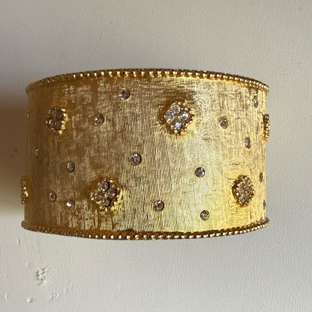 NWOT Cuff with CZ Flowers